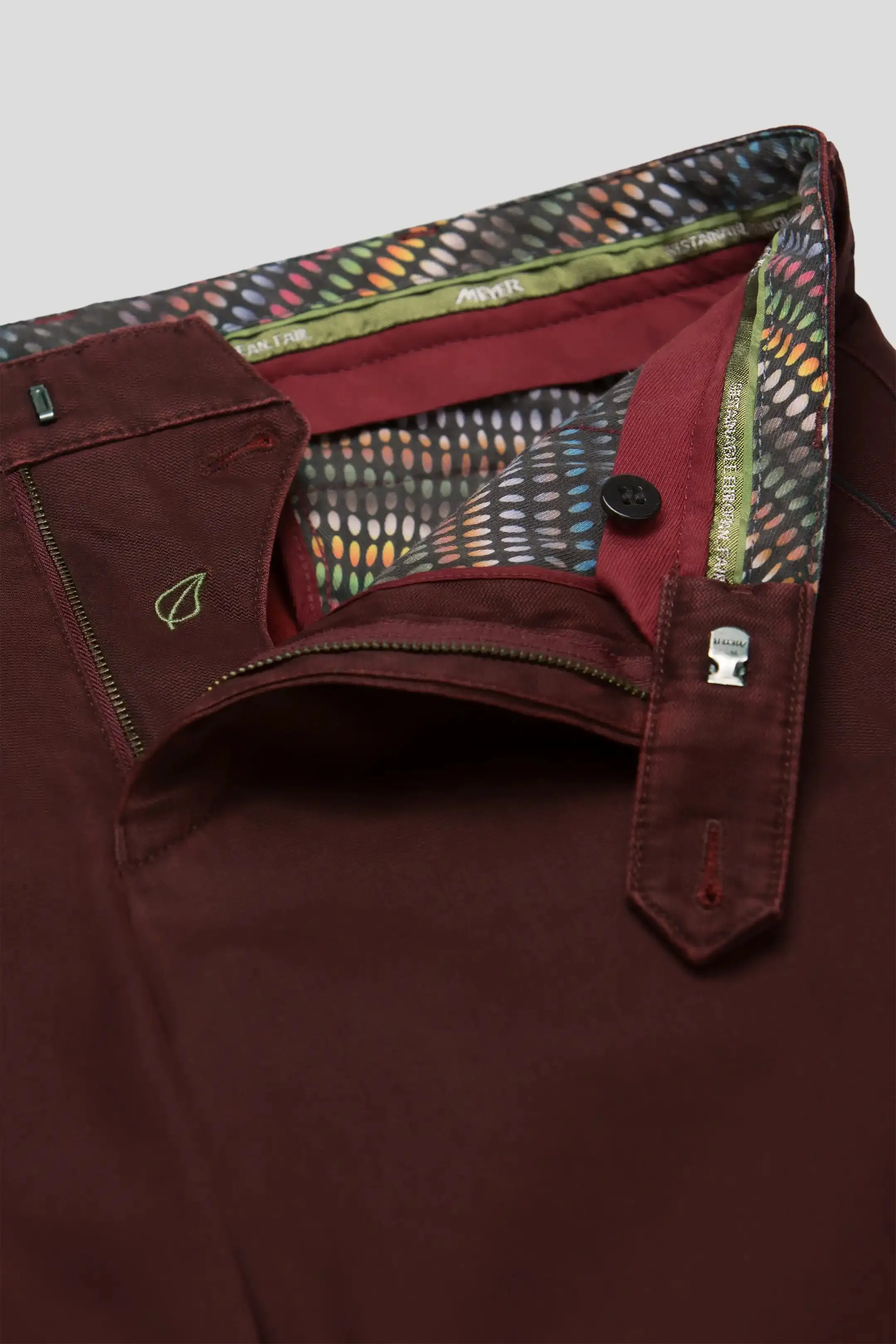 40% OFF - MEYER New York Trousers - 5617 Fine Texture Chinos - Bordeaux - Sizes: 32 & 42 SHORT