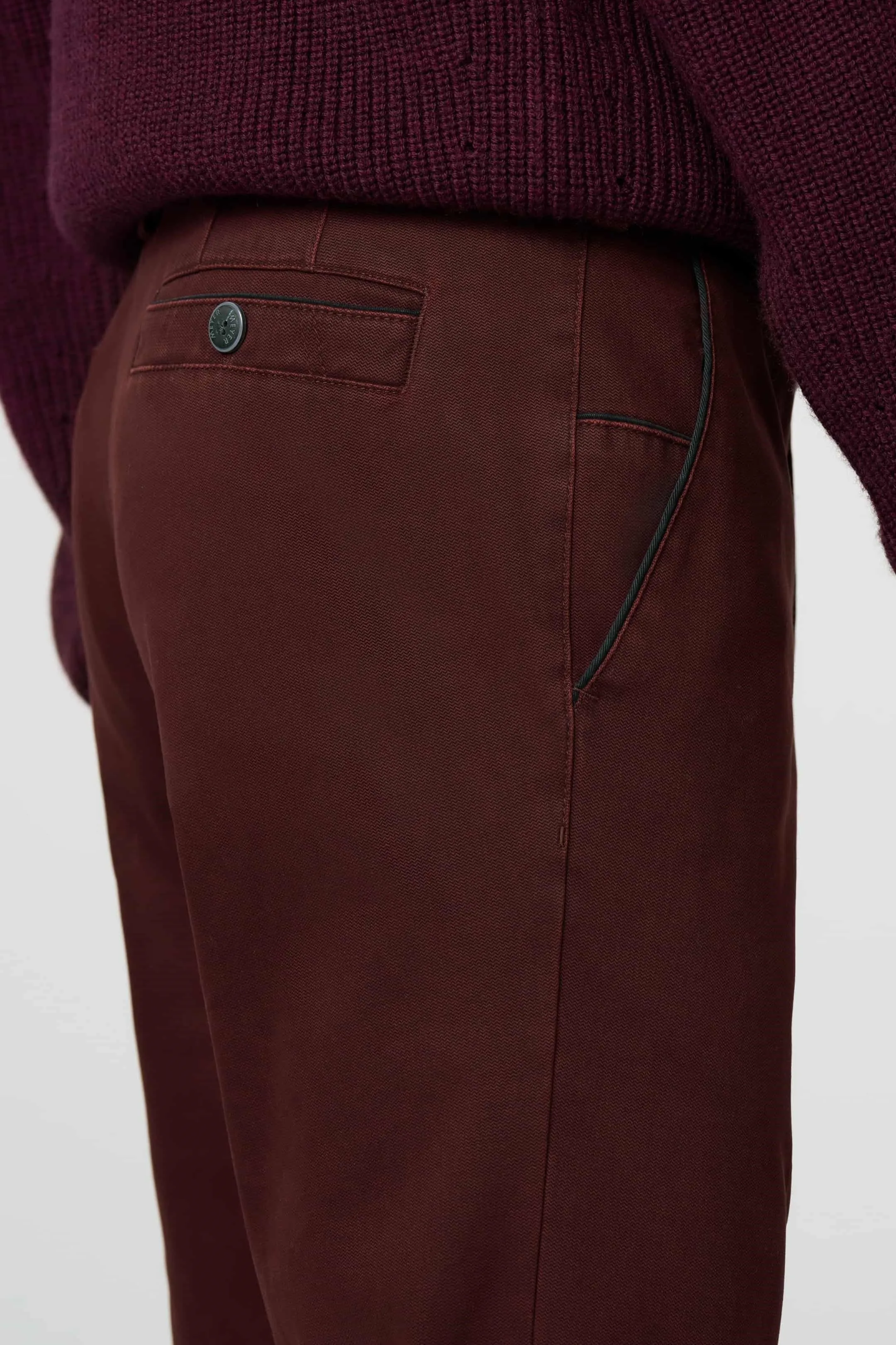 40% OFF - MEYER New York Trousers - 5617 Fine Texture Chinos - Bordeaux - Sizes: 32 & 42 SHORT