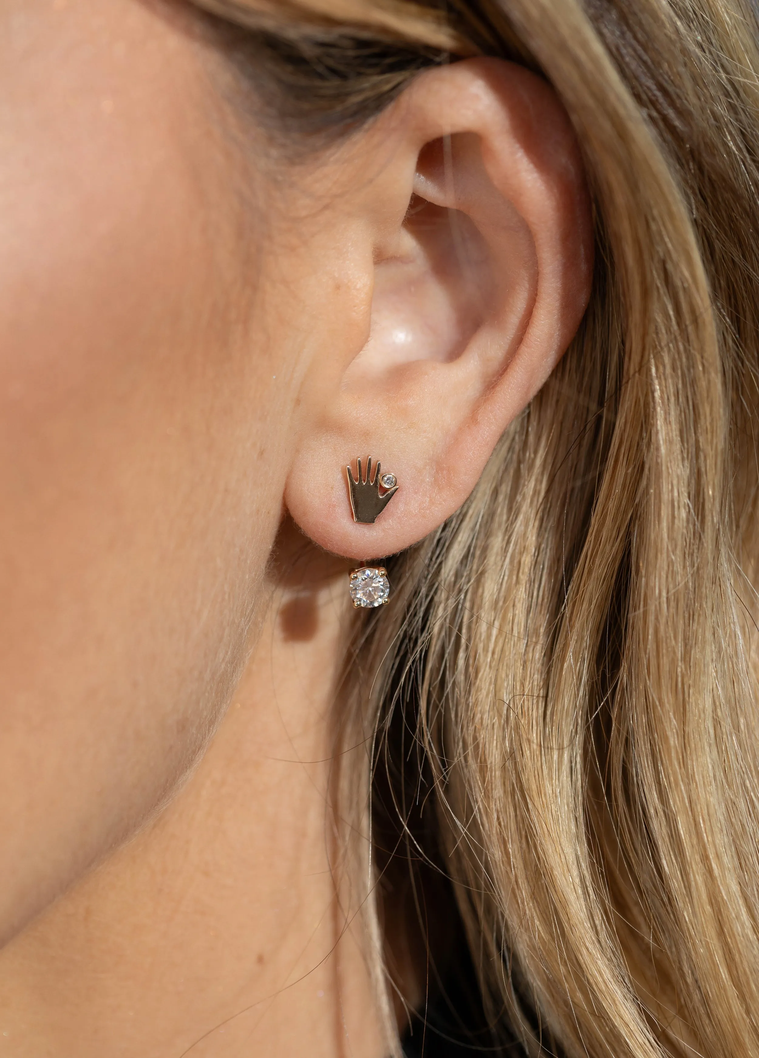 Diamond in Hand Stud