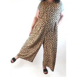 EmmyLou Loves beige print jumpsuit size XL