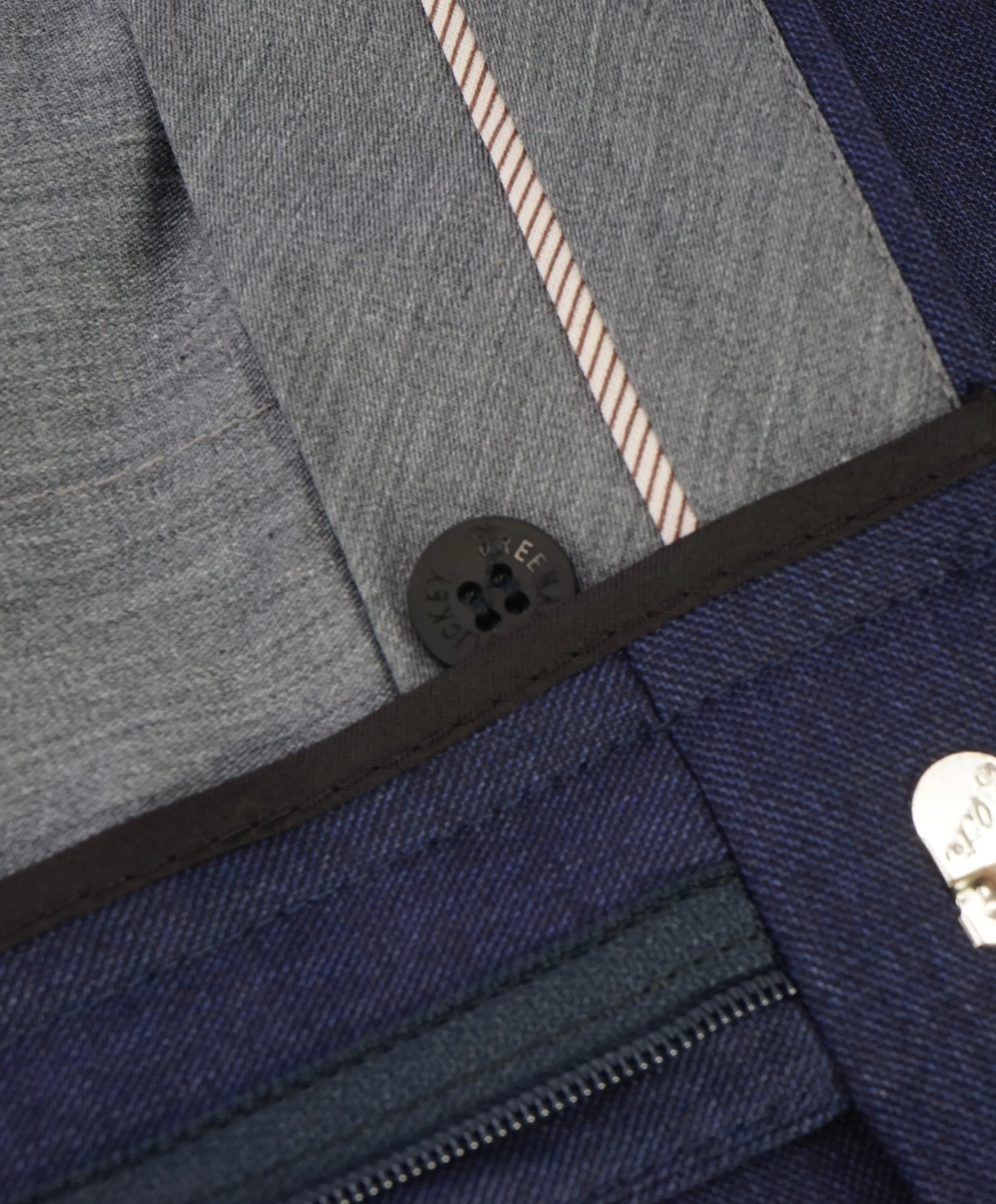 HICKEY FREEMAN - Deep Blue Textured Wool Flat Front Dress Pants - 34W