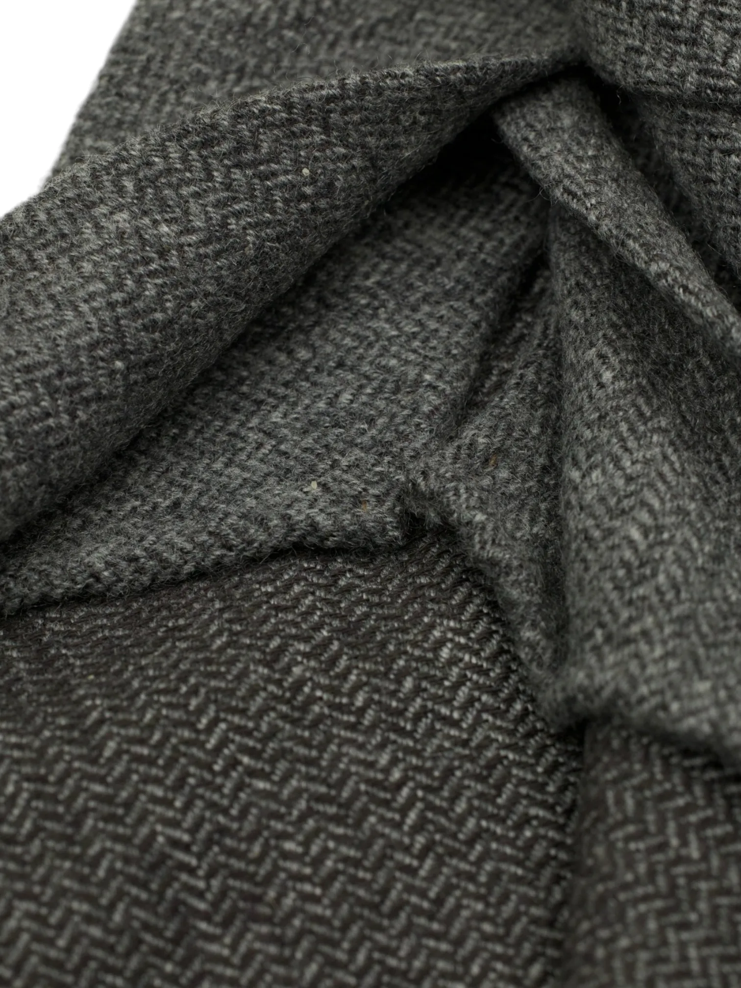 Kiton 5-Fold Grey Handrolled Cashmere, Wool & Silk Zigzag Pattern Tie