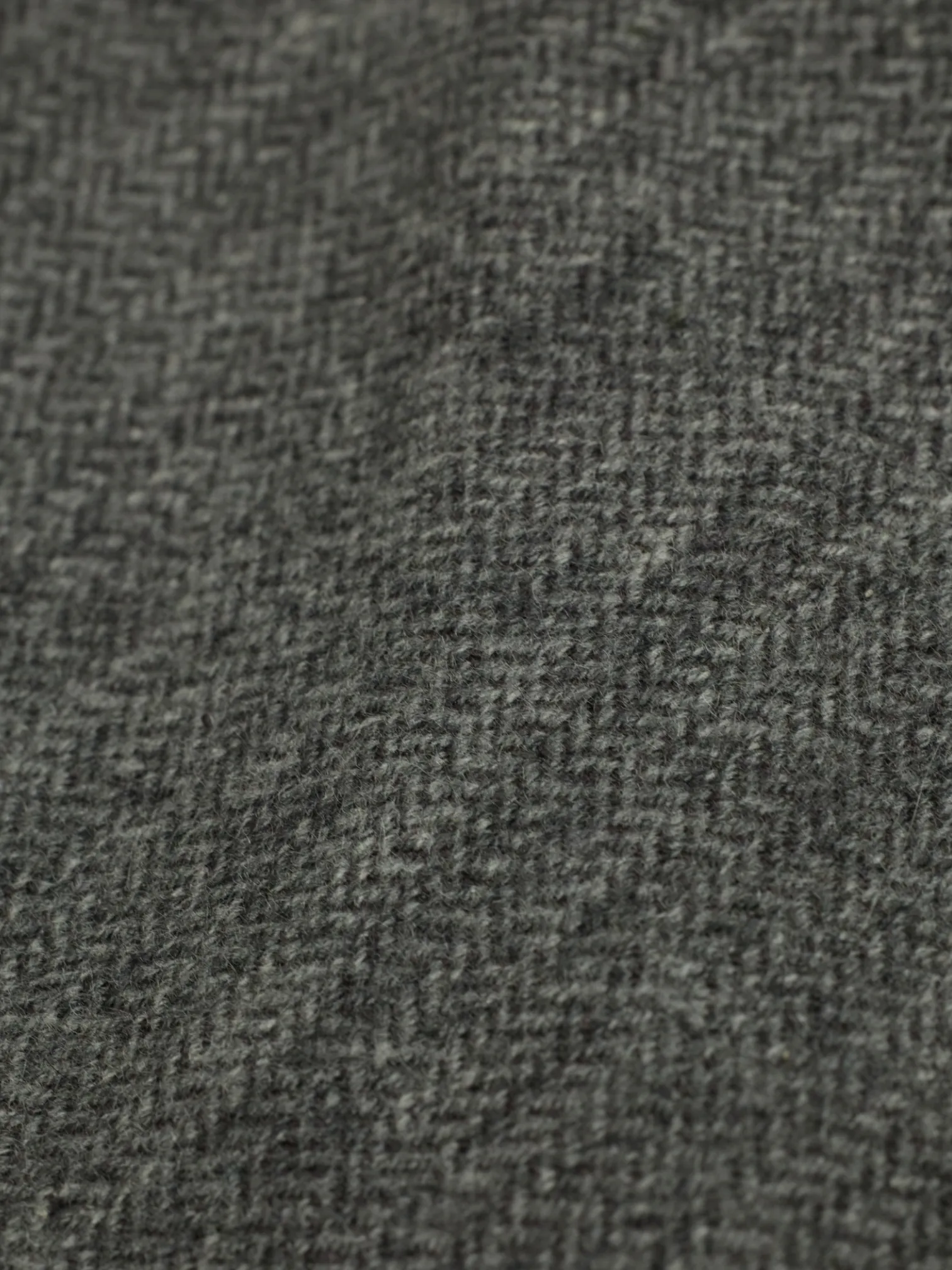 Kiton 5-Fold Grey Handrolled Cashmere, Wool & Silk Zigzag Pattern Tie