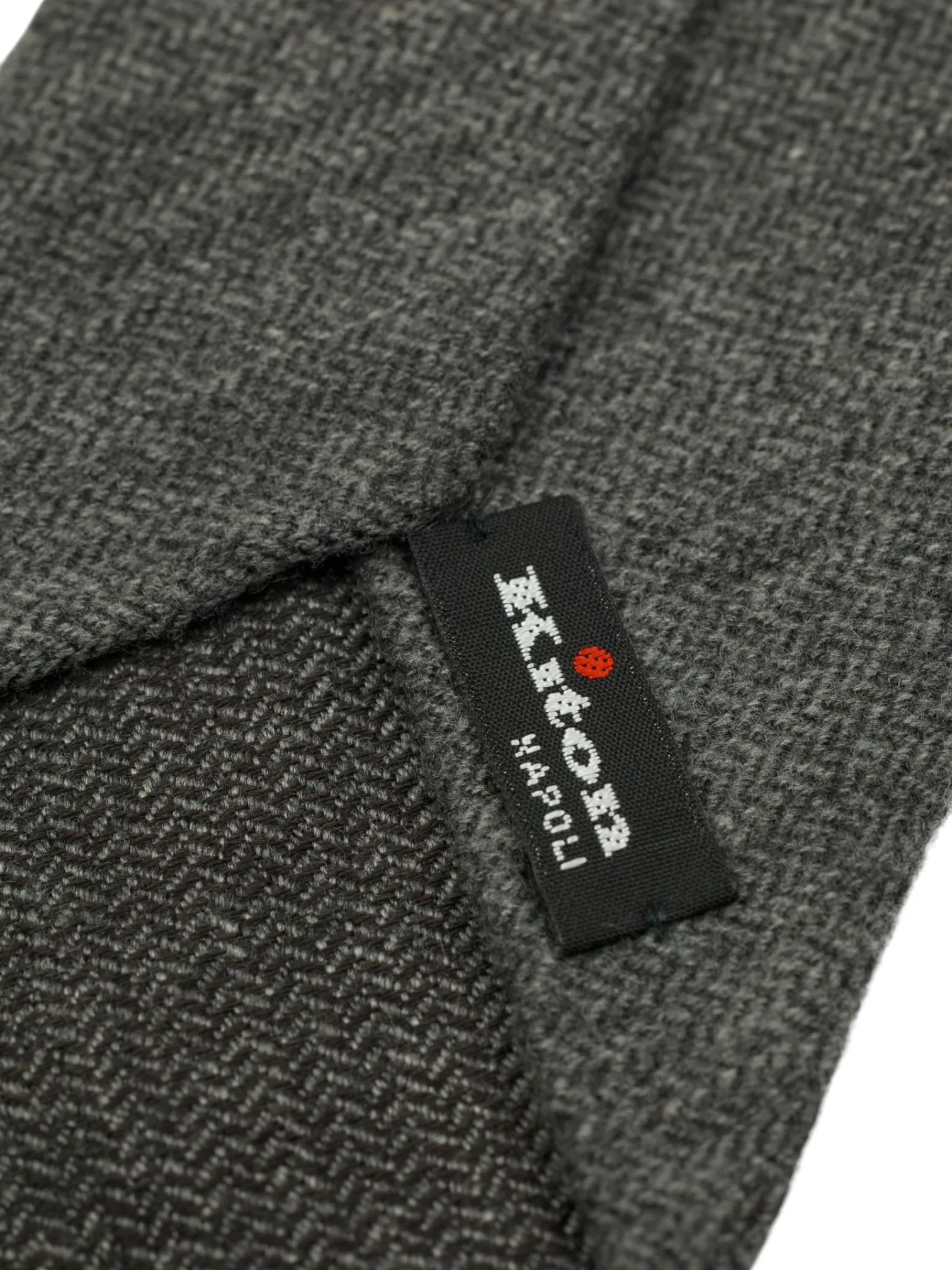 Kiton 5-Fold Grey Handrolled Cashmere, Wool & Silk Zigzag Pattern Tie