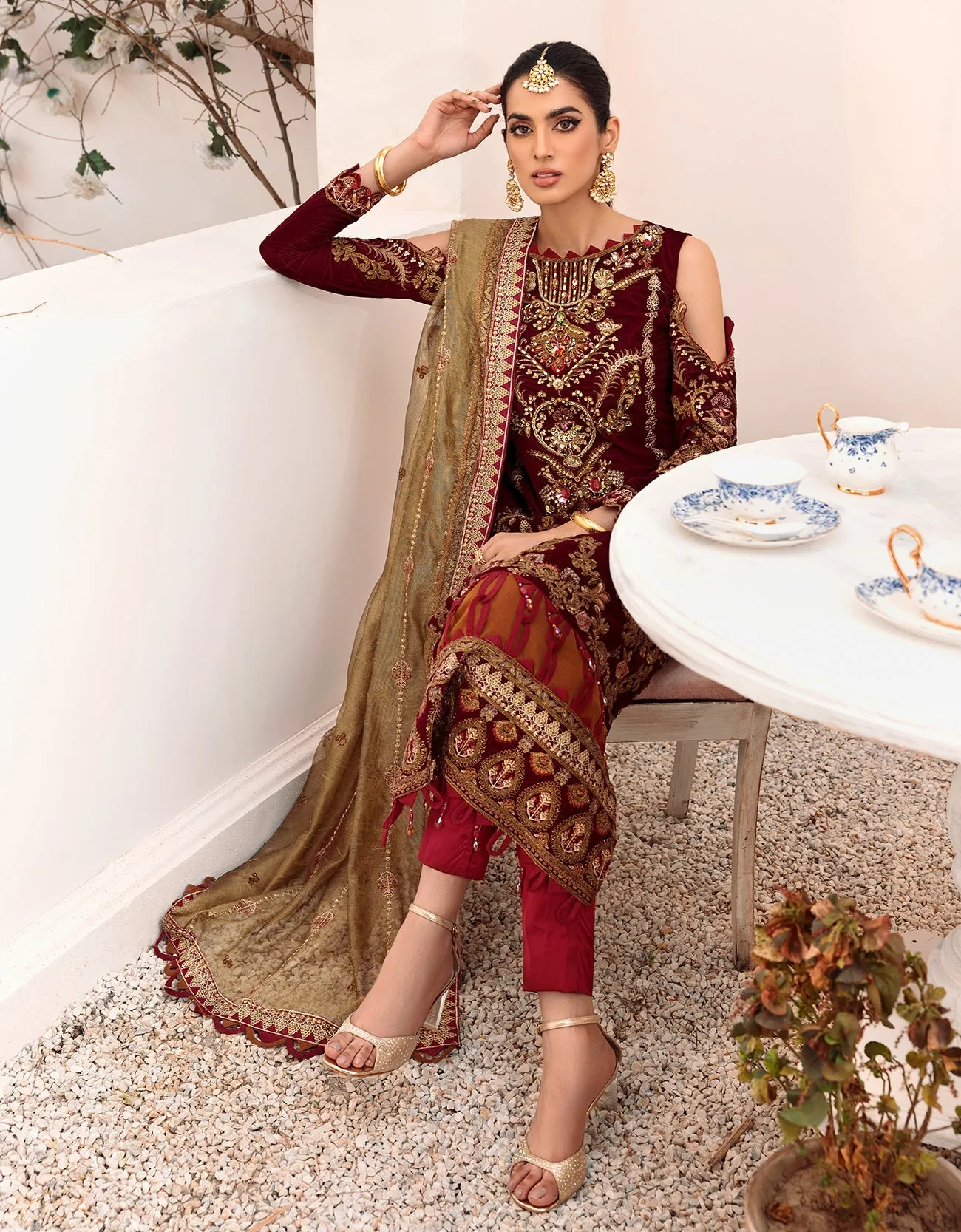 MK-308 | Emaan Adeel Makhmal Collection 2022 | Unstitched & Stitched Embroidered  Valvet Suits