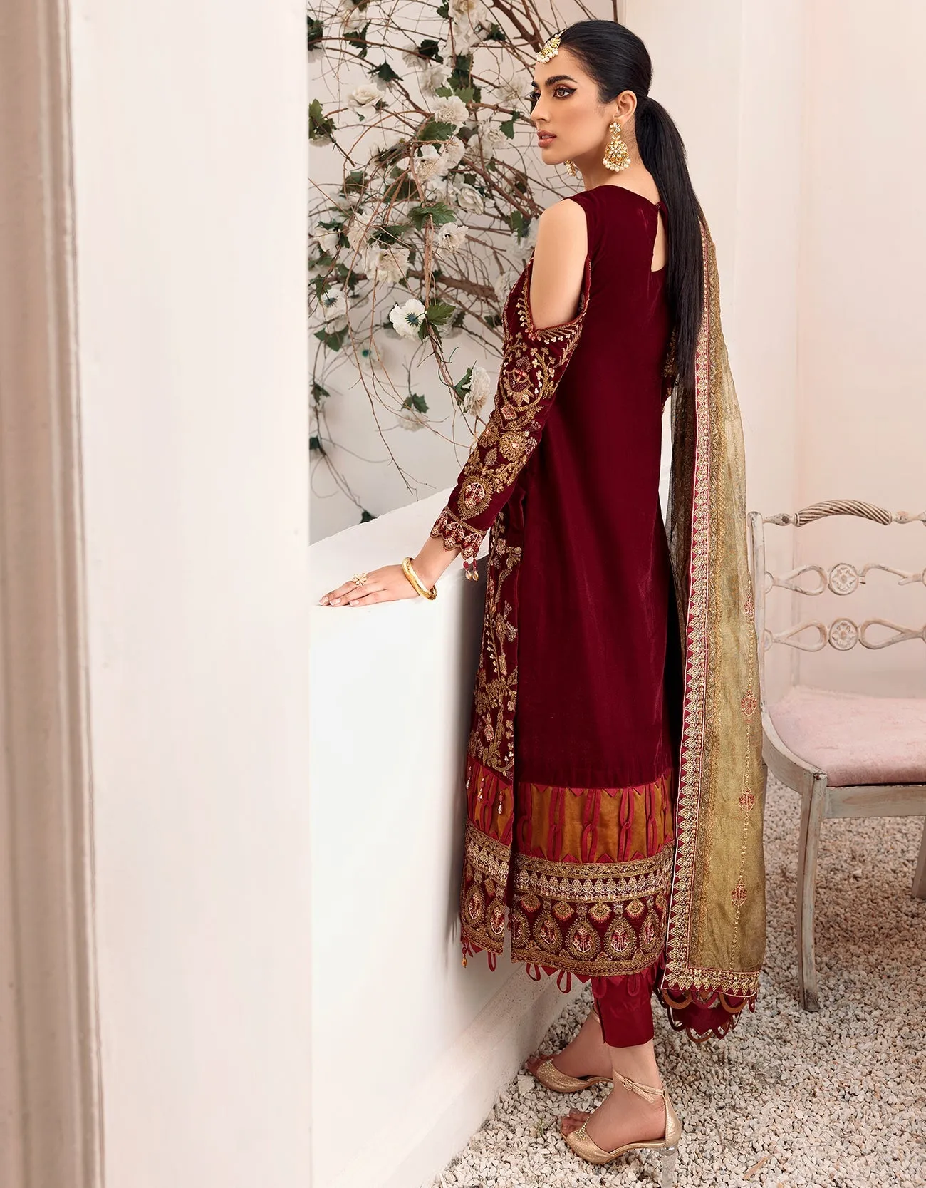 MK-308 | Emaan Adeel Makhmal Collection 2022 | Unstitched & Stitched Embroidered  Valvet Suits
