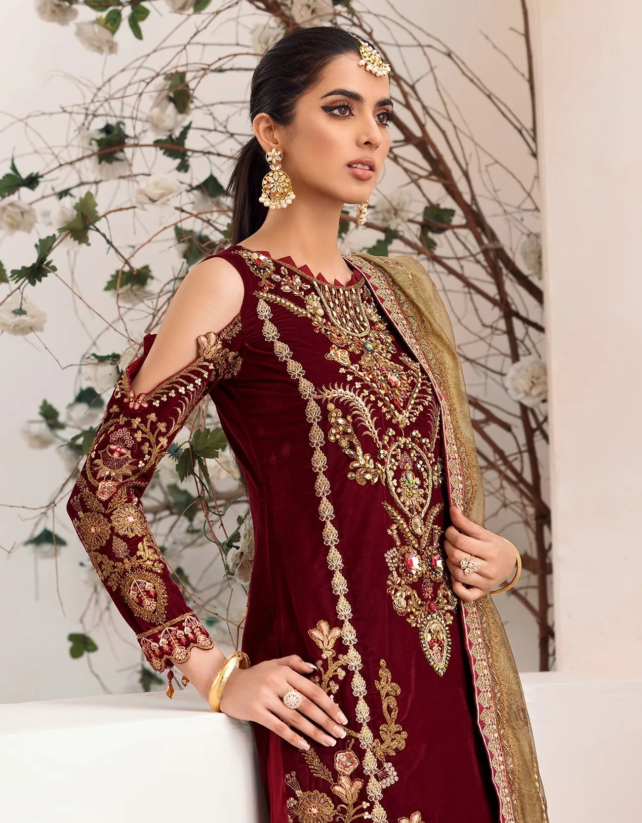 MK-308 | Emaan Adeel Makhmal Collection 2022 | Unstitched & Stitched Embroidered  Valvet Suits