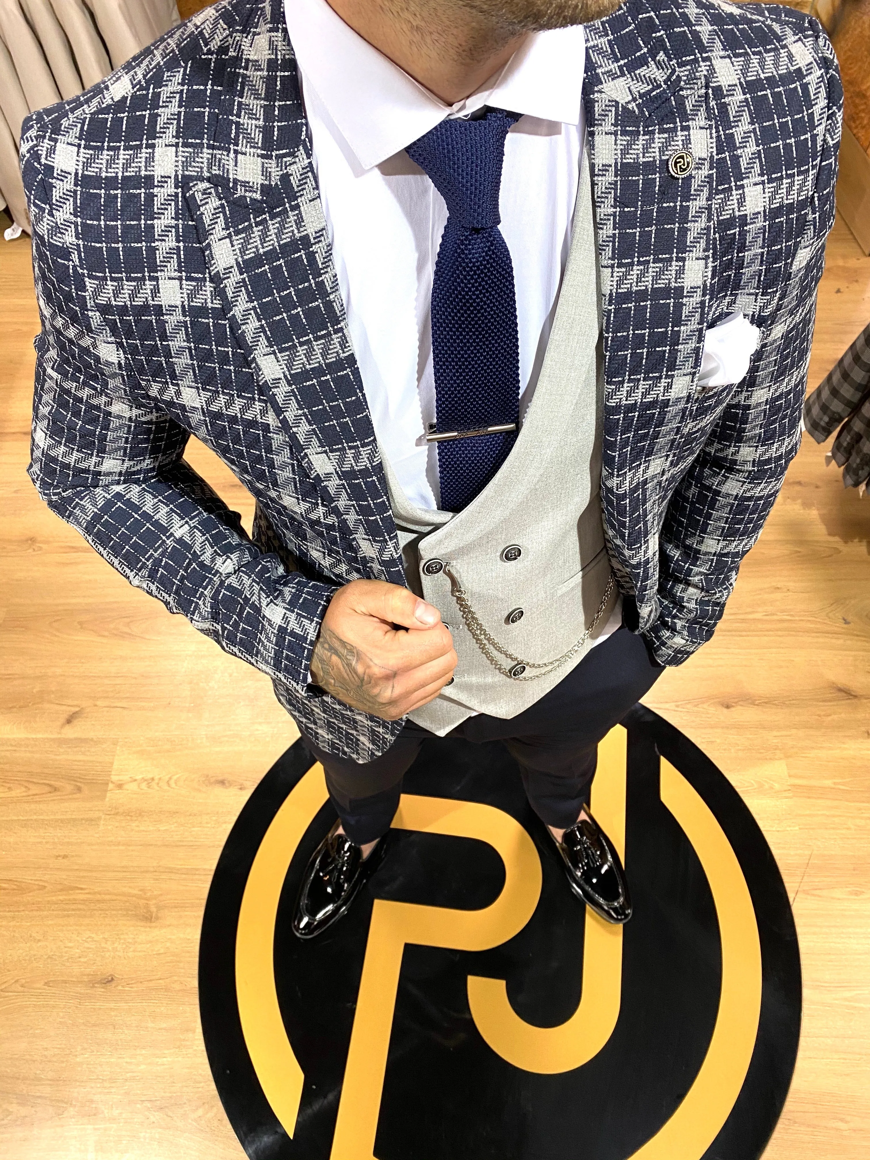 Quintin - Navy/Grey 3 Piece Suit