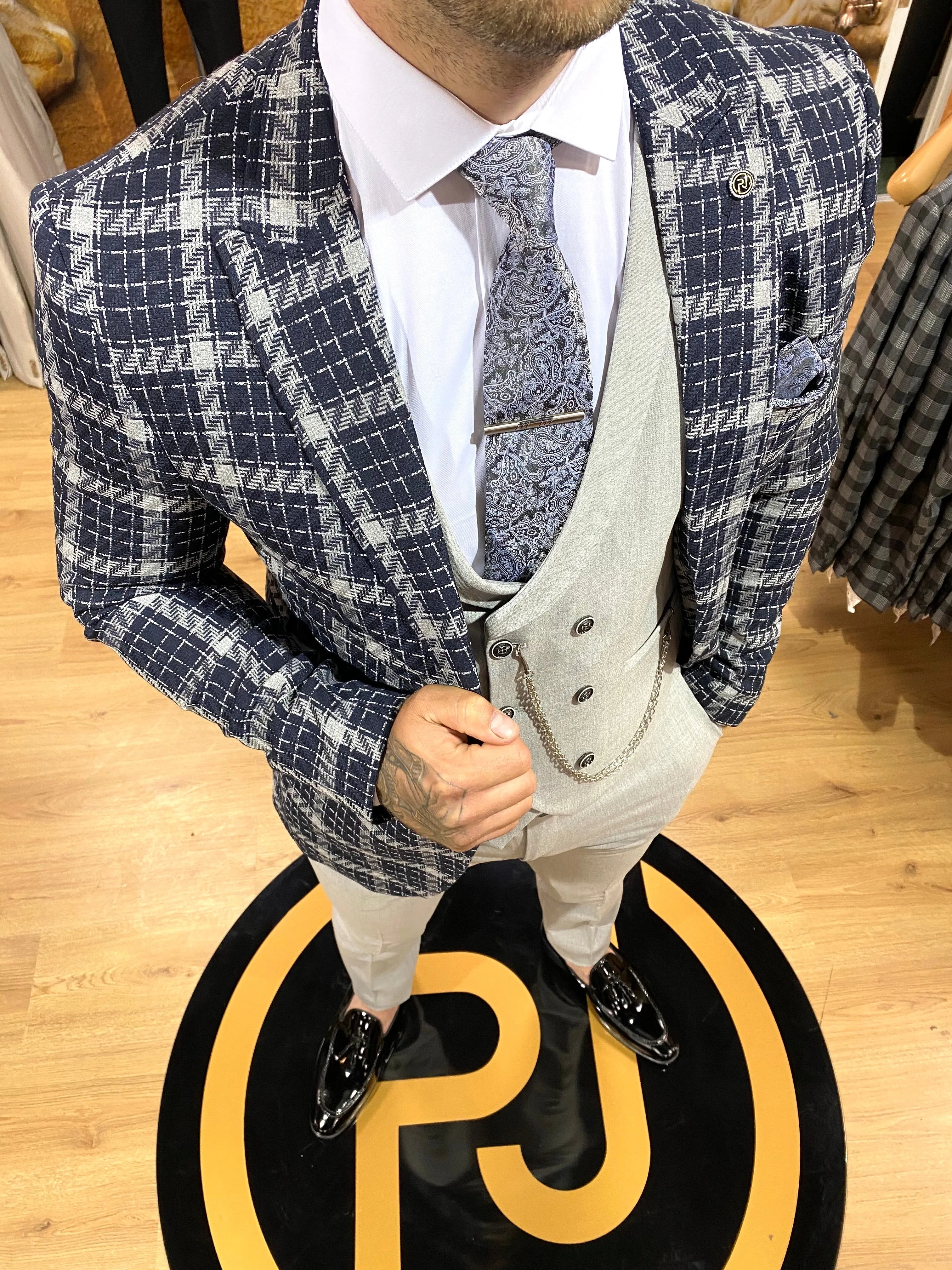 Quintin - Navy/Grey 3 Piece Suit